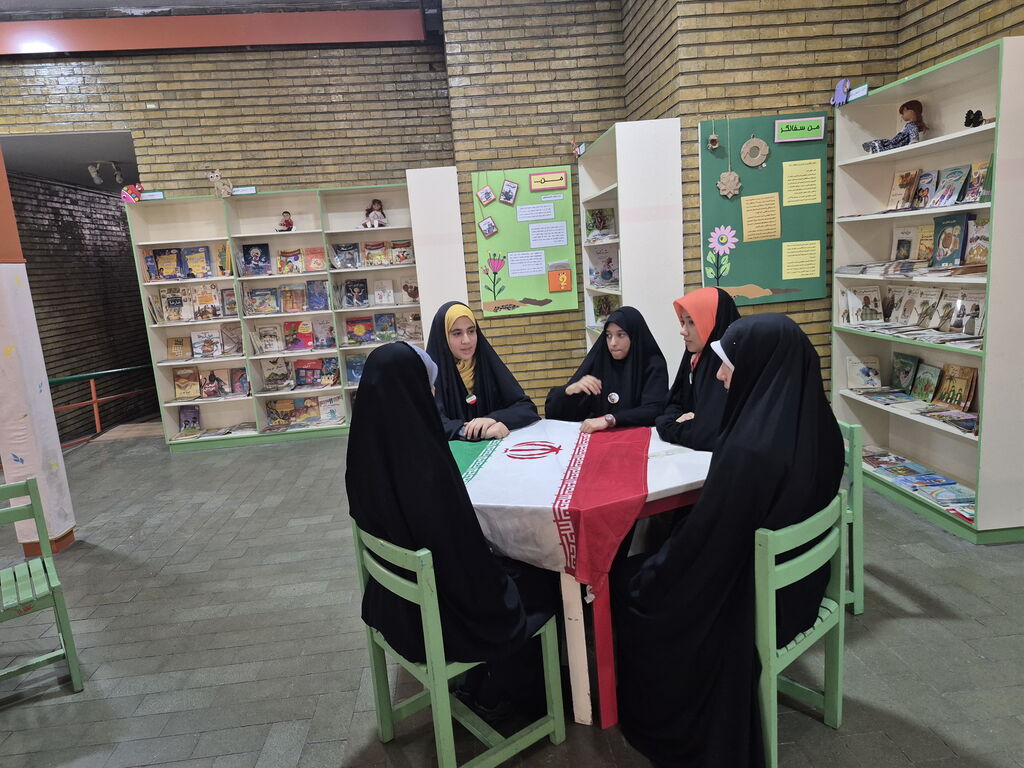گرامیداشت هفته دفاع مقدس با حضور نوجوانان بسیجی در مرکز فراگیر ۲۱ کانون استان تهران