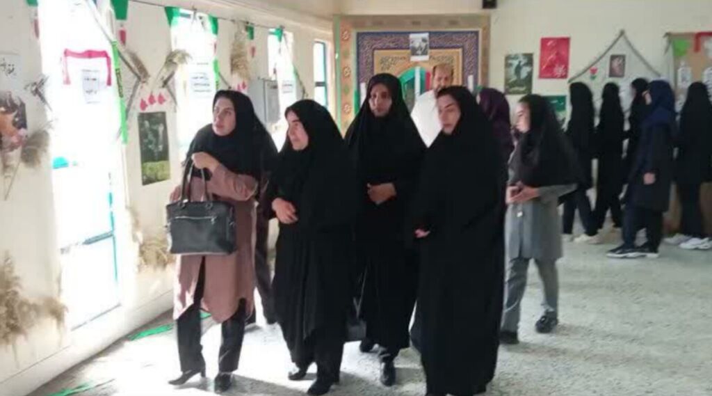 برنامه‌های دفاع مقدسی در مرکز گهواره اجرا شد