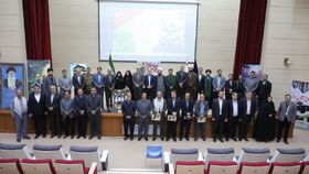 تجلیل از فرمانده پایگاه بسیج کانون استان اردبیل در یادواره شهدای کارمند