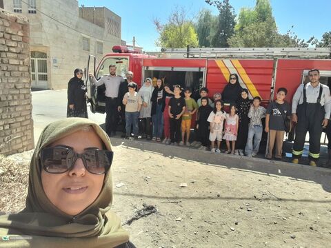 آتش نشان‌ها مهمان مرمز فرهنگی هنری شماره ۳ کانون استان قم شدند