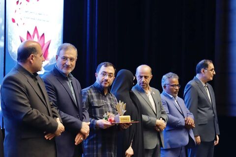 آیین تجلیل از برگزیدگان پویش ملی ایثار
