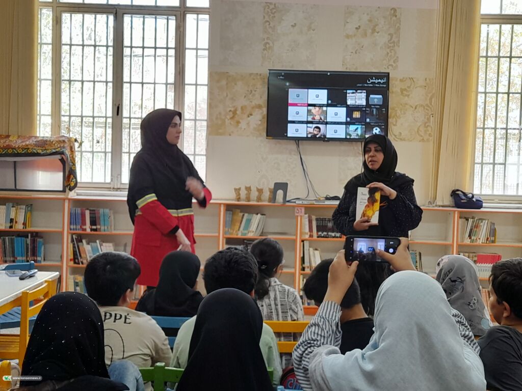 آتش نشان‌ها مهمان مرمز فرهنگی هنری شماره ۳ کانون استان قم شدند