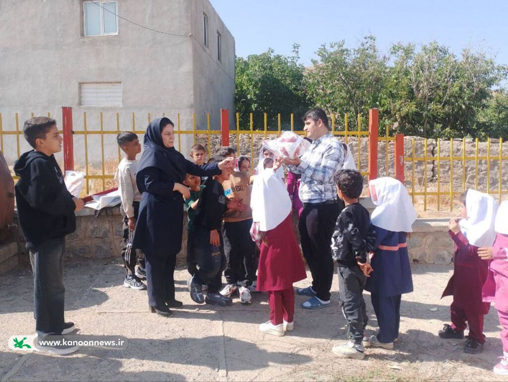 پیک امید کانون در مدرسه کانتینری روستای سراب دوکل دهگلان