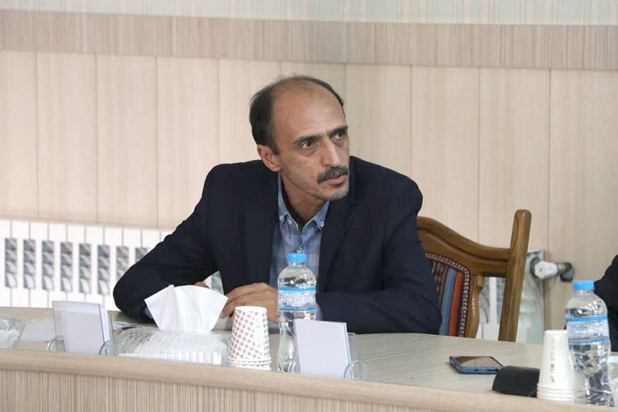 تجلیل از فرمانده پایگاه بسیج کانون استان اردبیل در یادواره شهدای کارمند