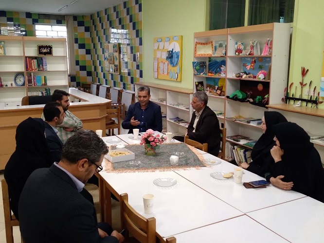 تأکید بر توسعه زیرساختهای فرهنگی و گسترش همکاریهای مشترک کانون و فرمانداری در نایین