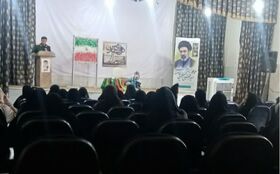 برپایی نمایشگاه نقاشی و نشریه دیواری شهدا در کانون کنگاور