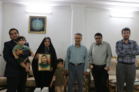 تجدید میثاق مدیرکل کانون سمنان با آرمان‌های شهدا در دیدار با خانواده شهید ابوالفضل شهباز
