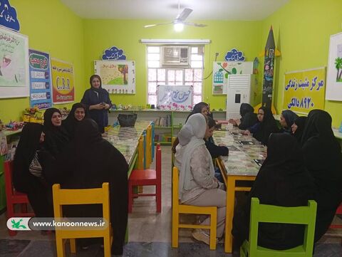 سلسله‌نشست‌های «یک کتاب، یک گفتگوی خانوادگی» در مراکز سیراف، دیر و دالکی برگزار شد