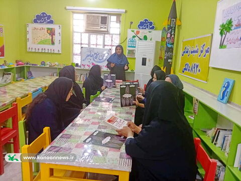 سلسله‌نشست‌های «یک کتاب، یک گفتگوی خانوادگی» در مراکز سیراف، دیر و دالکی برگزار شد