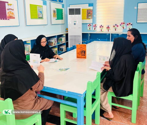 سلسله‌نشست‌های «یک کتاب، یک گفتگوی خانوادگی» در مراکز سیراف، دیر و دالکی برگزار شد