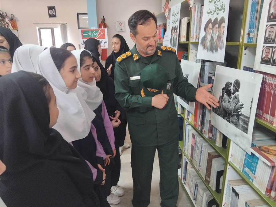 گرامیداشت هفته دفاع مقدس در مرکز جعفرآباد با شعار « قهرمانان کوچک؛ میراث‌داران ایثار»