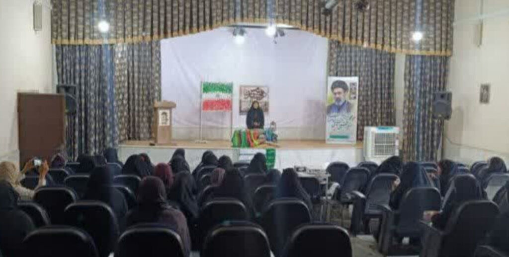 برپایی نمایشگاه نقاشی و نشریه دیواری شهدا در کانون کنگاور