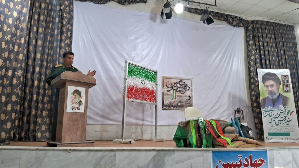 برپایی نمایشگاه نقاشی و نشریه دیواری شهدا در کانون کنگاور