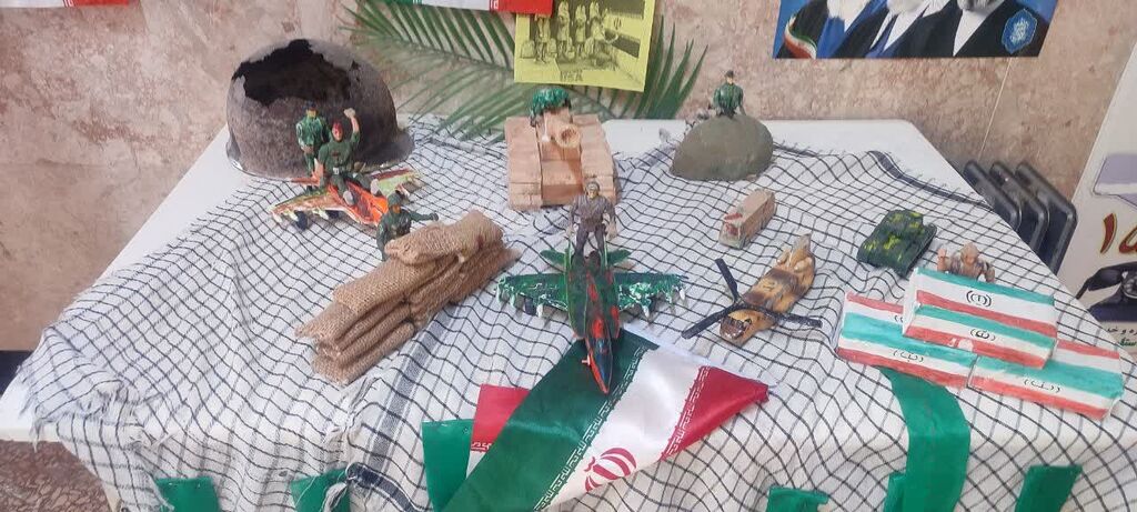 مرکز شماره ۱۴ کانون کرمانشاه گرامیداشت هفته دفاع مقدس را در مدرسه برگزار کرد