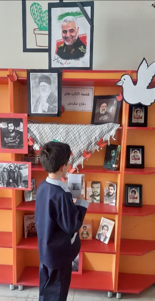برپایی نمایشگاه کتاب‌های دفاع مقدسی در مرکز شماره ۴ کانون کرمانشاه