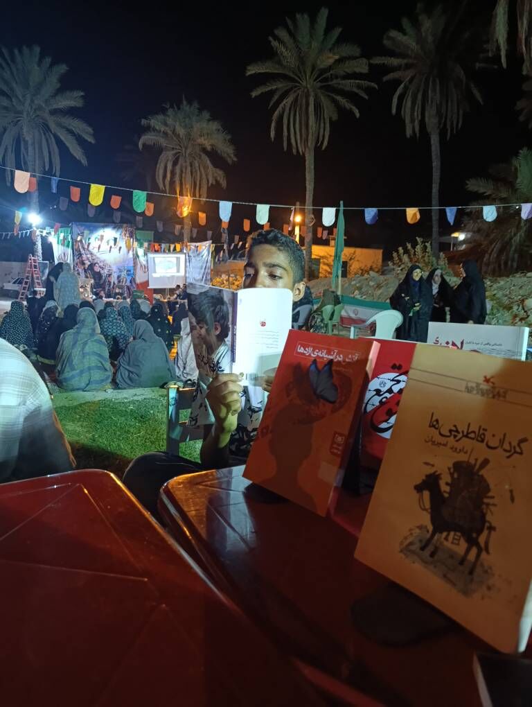 روایتی از ایثار در قاب نقاشی؛ مرکز «فین» میزبان برنامههای هفته دفاع مقدس شد