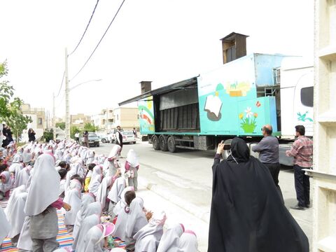تماشاخانه سیار کانون در تیران؛ روایت امید و نشاط در قاب هنر برای کودکان و نوجوانان