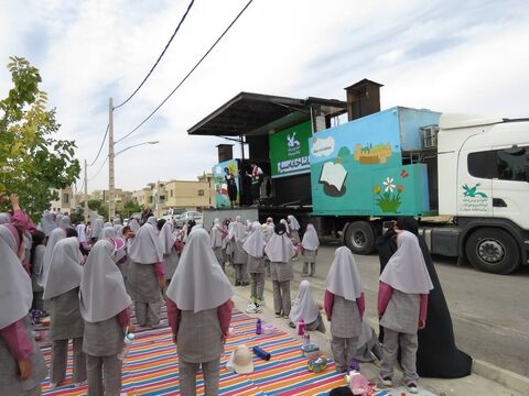 تماشاخانه سیار کانون در تیران؛ روایت امید و نشاط در قاب هنر برای کودکان و نوجوانان