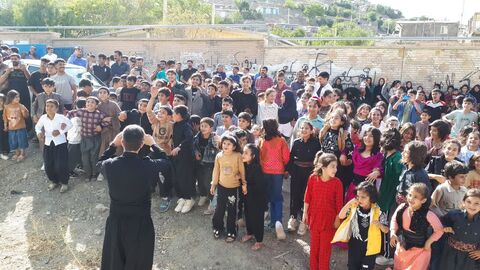 کرمانشاه.  تماشاخانه سیار.  روستای چم‌زرشک