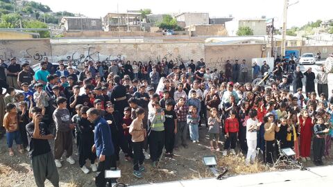 کرمانشاه.  تماشاخانه سیار.  روستای چم‌زرشک