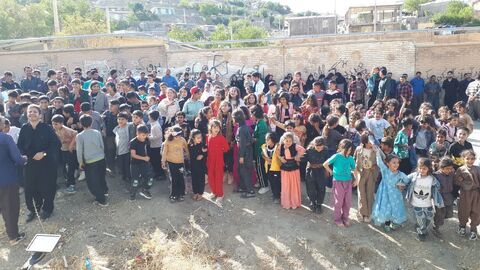 کرمانشاه.  تماشاخانه سیار.  روستای چم‌زرشک