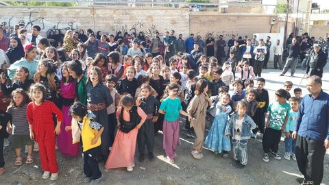 کرمانشاه.  تماشاخانه سیار.  روستای چم‌زرشک
