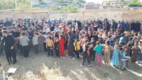 کرمانشاه.  تماشاخانه سیار.  روستای چم‌زرشک
