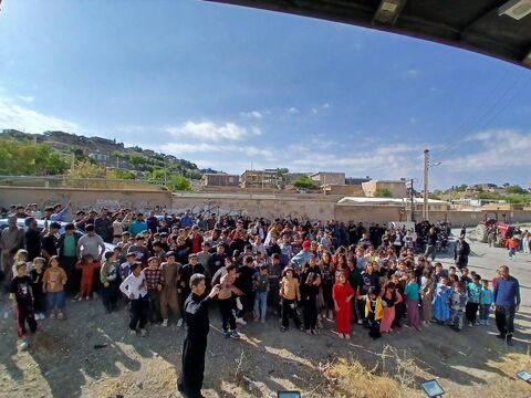 کرمانشاه.  تماشاخانه سیار.  روستای چم‌زرشک