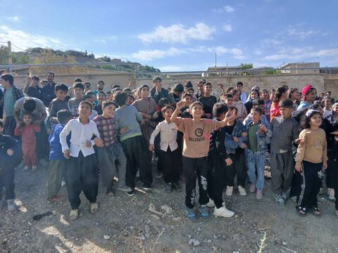 کرمانشاه.  تماشاخانه سیار.  روستای چم‌زرشک
