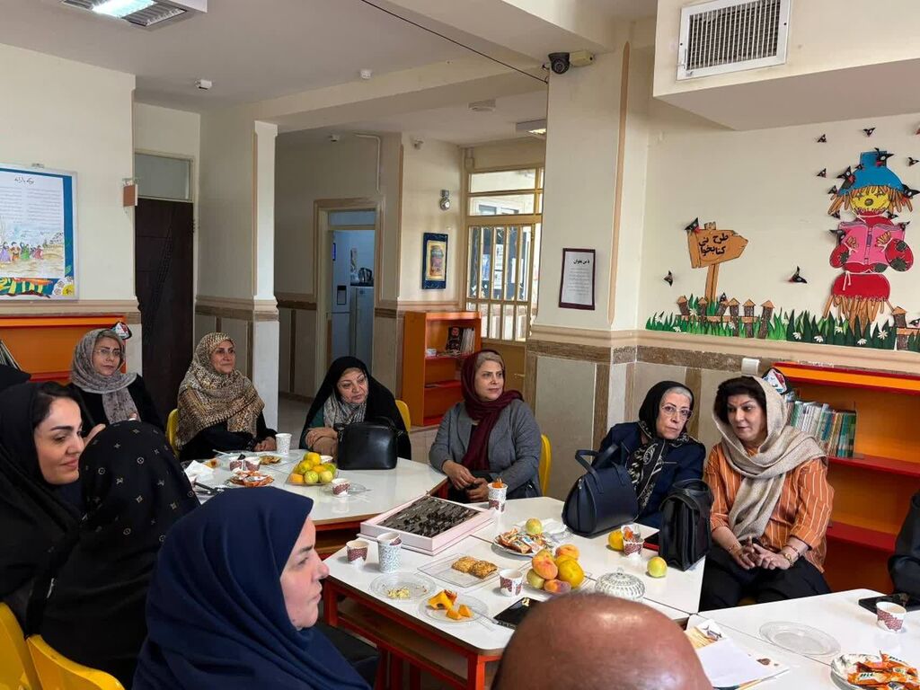 دورهمی مدیران کل اسبق و پیشکسوتان کانون کرمانشاه در مرکز شماره ۱۳