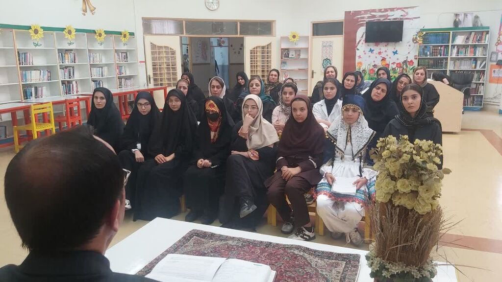 آشنایی نوجوانان کانون خوی با شمس تبریزی  و جایگاه او در ادبیات فارسی در یک نشست تخصصی