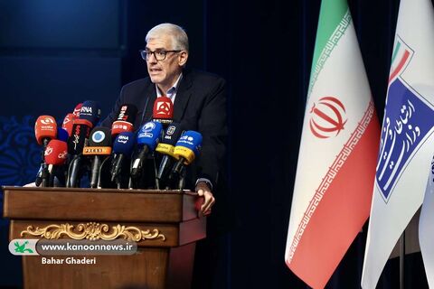 حسن سالاریه رئیس سازمان فضایی ایران  در آیین گشایش هفته جهانی فضا