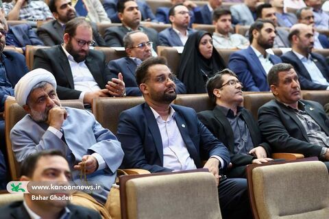 مصطفی پردلی، رئیس کافنا در آیین گشایش هفته جهانی فضا