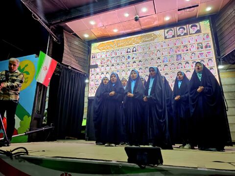 تماشاخانه سیار کانون در تجمعات شبانه ایلام و اجرای برنامه های فرهنگی کودکان و نوجوانان استان