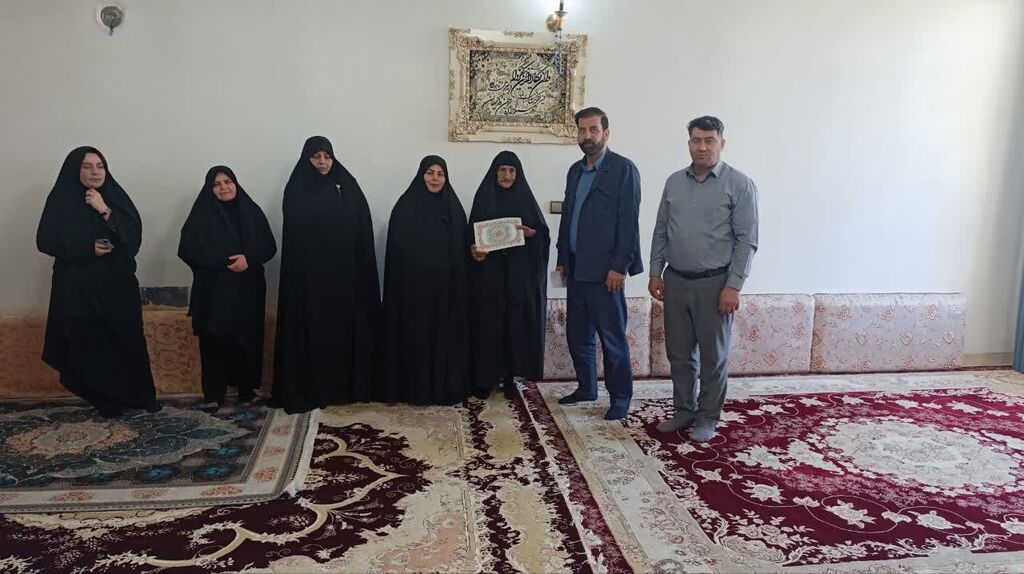 دیدارمدیرکل کانون استان ایلام بامادران شهدادرهفته دفاع مقدس