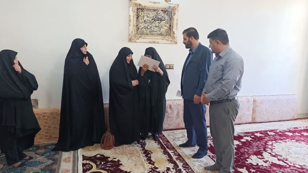 دیدارمدیرکل کانون استان ایلام بامادران شهدادرهفته دفاع مقدس