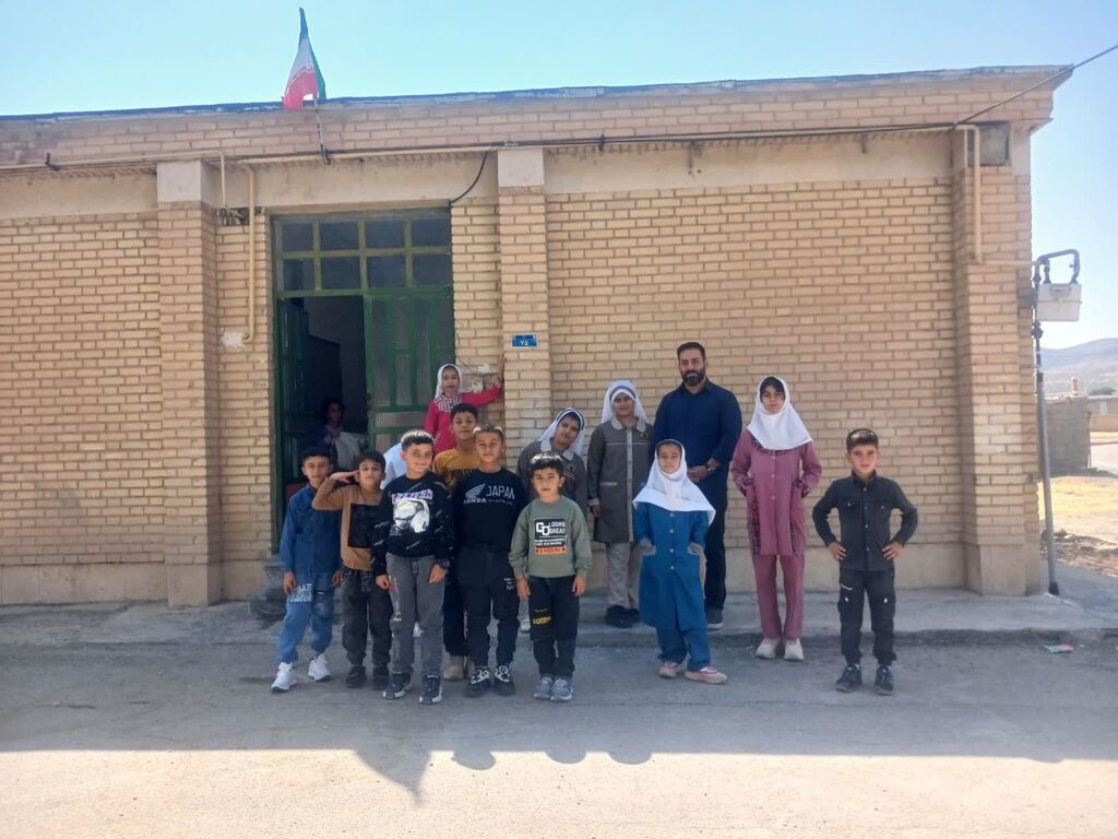 فعالیت واحد شماره ۱ سیار روستایی کانون کرمانشاه در مدارس روستاها