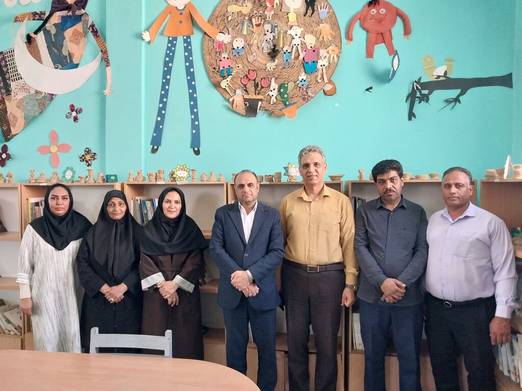 مدیرکل کانون استان کرمان از مرکز فرهنگی‌هنری عنبرآباد بازدید کرد
