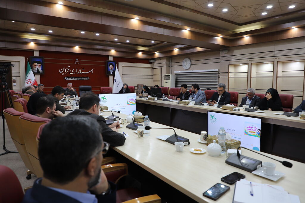 رونمایی از پوستر هفته ملی کودک کانون در نشست شورای اجتماعی استان