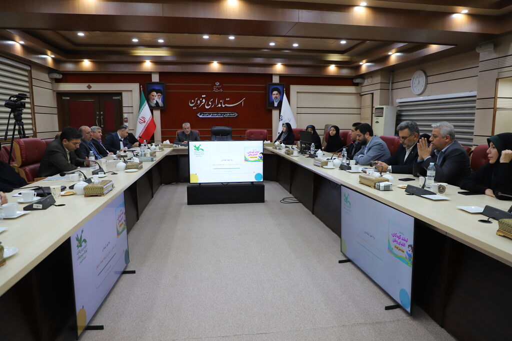 رونمایی از پوستر هفته ملی کودک کانون در نشست شورای اجتماعی استان