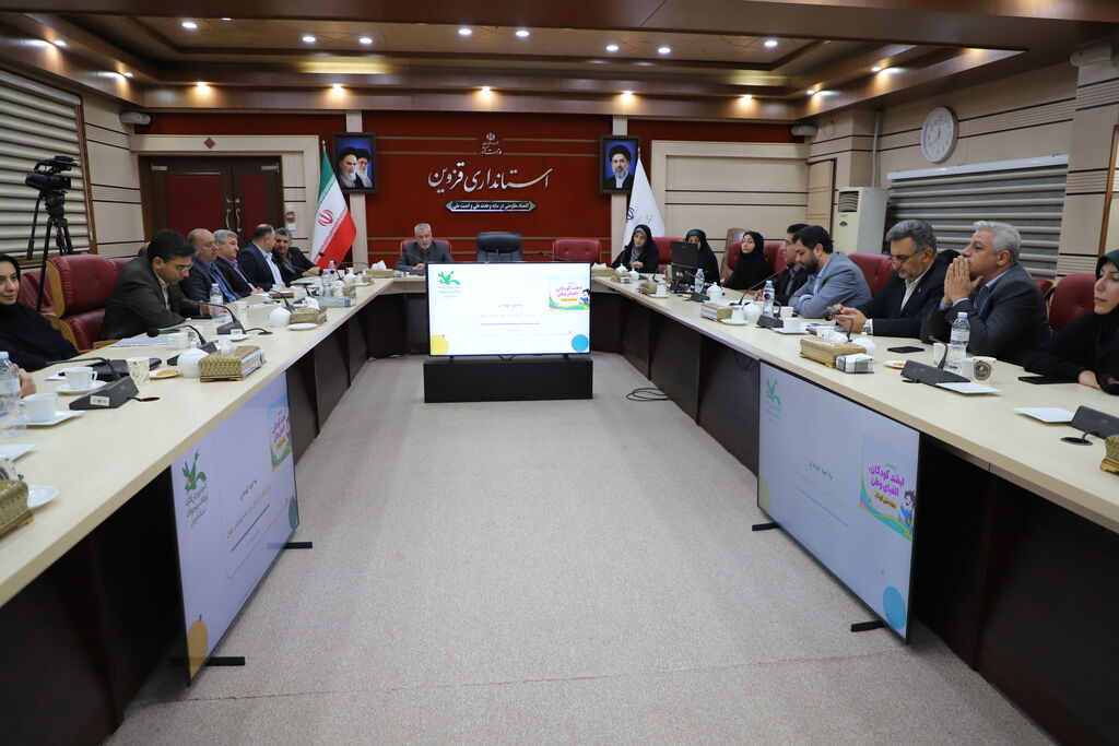 رونمایی از پوستر هفته ملی کودک کانون در نشست شورای اجتماعی استان