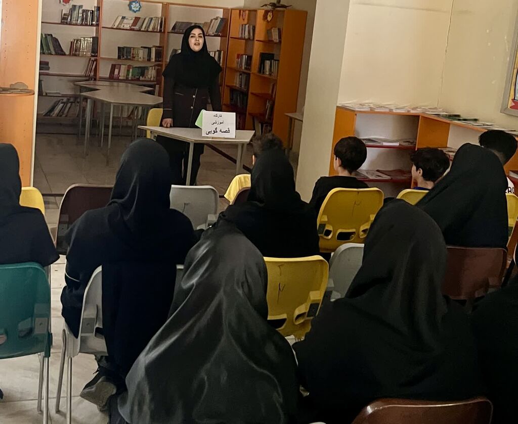کارگاه آموزش قصه‌گویی برای اعضا و مادران در مرکز شماره ۲ کانون اسلام‌آباد غرب برگزار شد