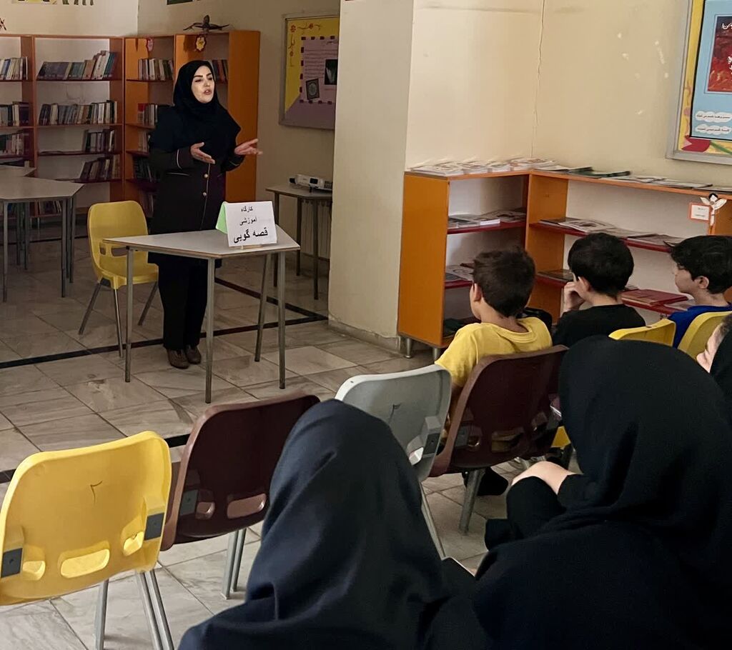 کارگاه آموزش قصهگویی برای اعضا و مادران در مرکز شماره ۲ کانون اسلامآباد غرب برگزار شد