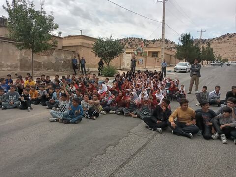 حضور تماشاخانه سیار کانون در شهر مهر شهرستان ملکشاهی ، مدرسه نبوت شهرستان بدره و مدارس شهرستان دره شهر در روزهای دوم و سوم به روایت تصویر