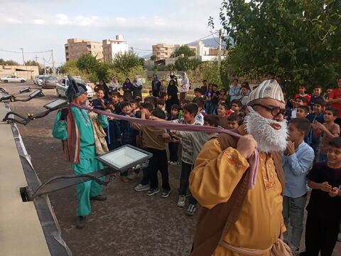 حضور تماشاخانه سیار کانون در شهر مهر شهرستان ملکشاهی ، مدرسه نبوت شهرستان بدره و مدارس شهرستان دره شهر در روزهای دوم و سوم به روایت تصویر