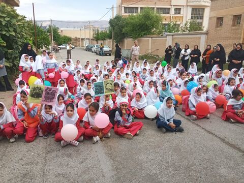حضور تماشاخانه سیار کانون در شهر مهر شهرستان ملکشاهی ، مدرسه نبوت شهرستان بدره و مدارس شهرستان دره شهر در روزهای دوم و سوم به روایت تصویر