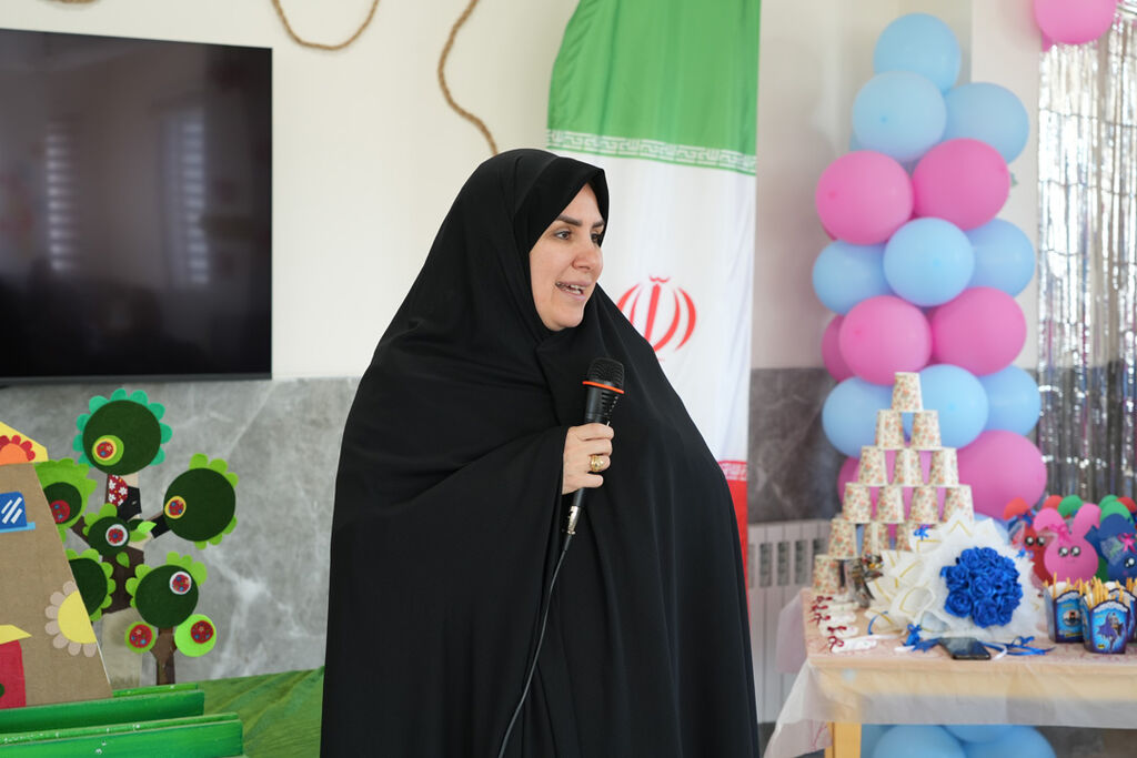 جشن رنگارنگ شکوفه‌ها در پیش‌دبستانی «دارا و سارا»
