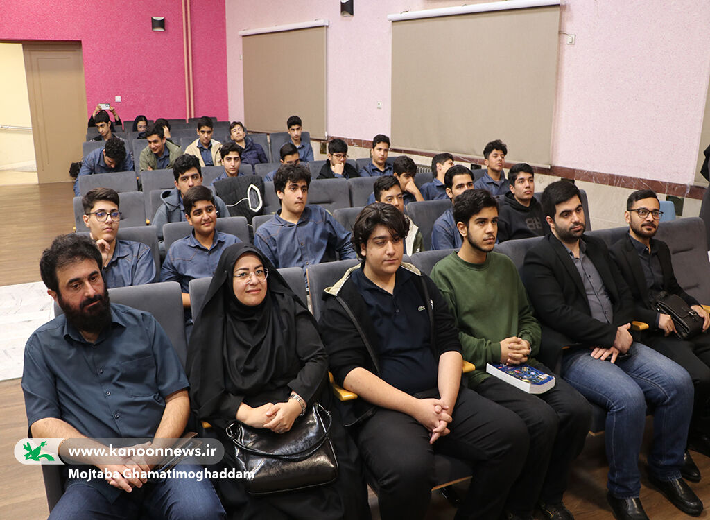 همایش تخصصی هوافضا در کانون رشت؛ گامی در مسیر پرورش نسل پژوهشگر در هفته جهانی فضا