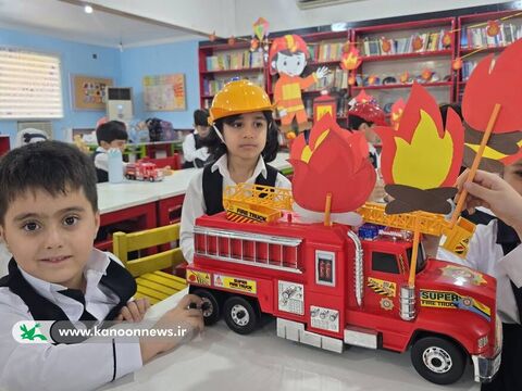 آموزش ایمنی در روز آتشنشان در مراکز کانون استان بوشهر