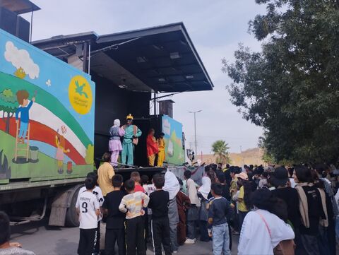 حضور تماشاخانه سیارکانون در شهرستان آبدانان و بخش سراب‌باغ  در روز چهارم. به روایت تصویر